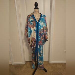 NEW V-neck kaftan dress with full cut bellow-the-elbow length sleeves.